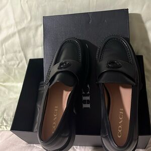 Brand new coach Leah loafer
